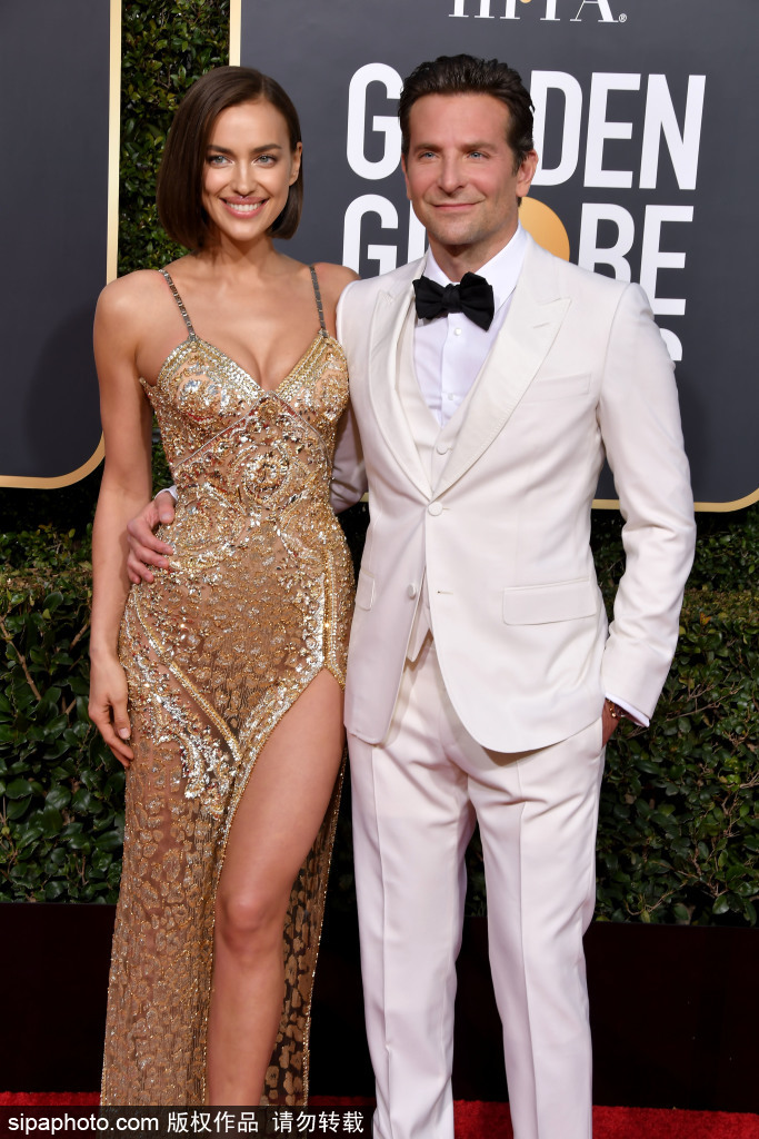 C罗前女友火辣裙装