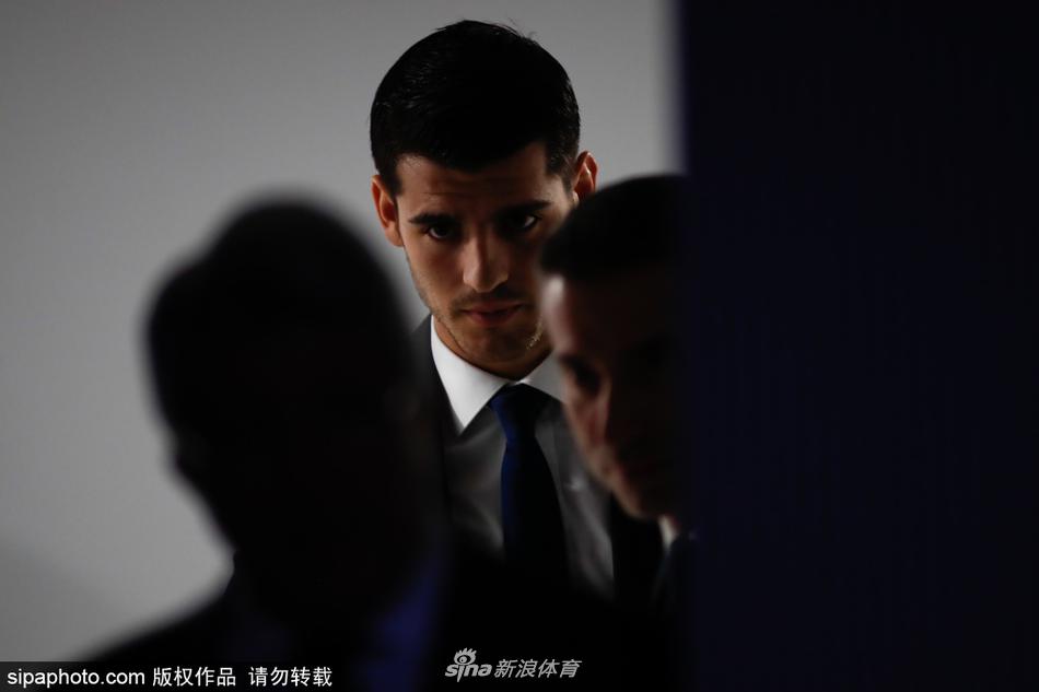 新援莫拉塔正式亮相马竞新闻发布会