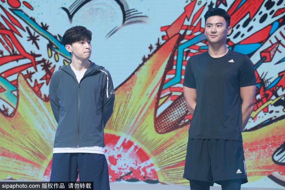 邓伦宁泽涛为运动品牌宣传同台PK阳光帅气