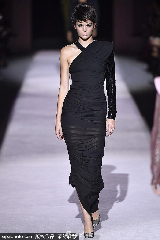 肯达尔詹娜的T台业务能力