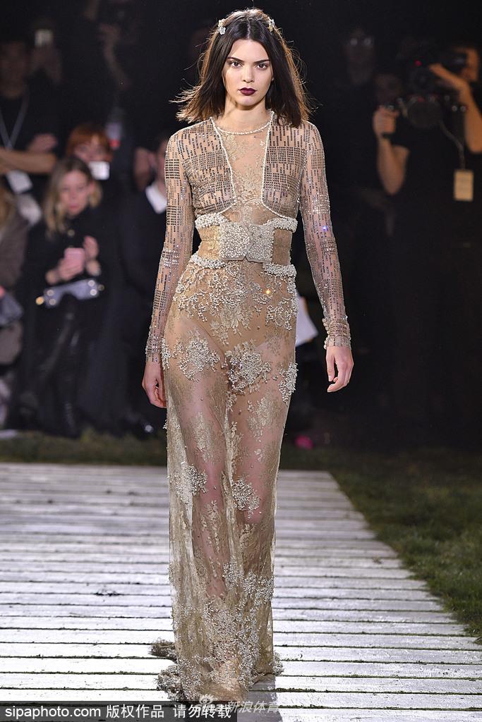 肯达尔詹娜的T台业务能力