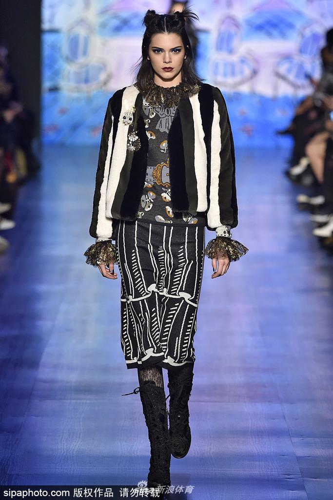 肯达尔詹娜的T台业务能力