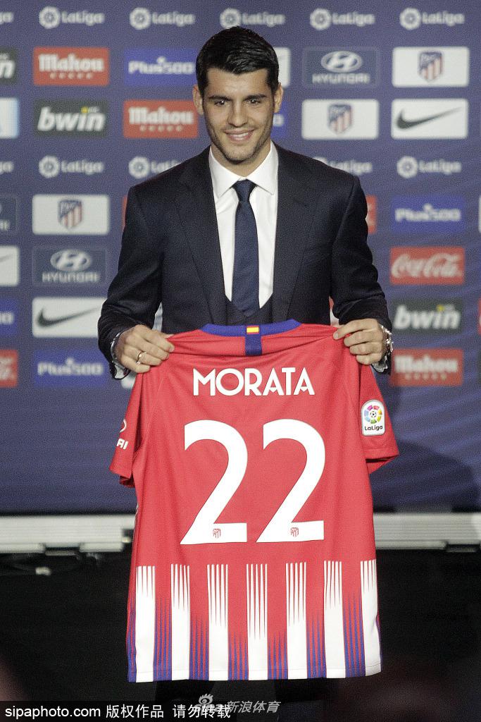 新援莫拉塔正式亮相马竞新闻发布会