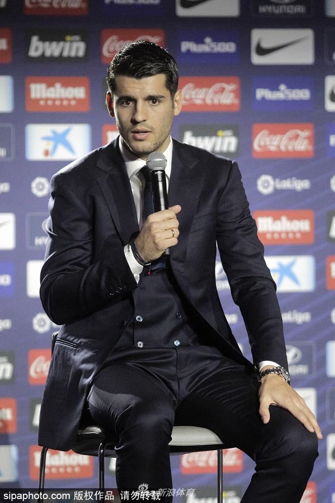 新援莫拉塔正式亮相马竞新闻发布会