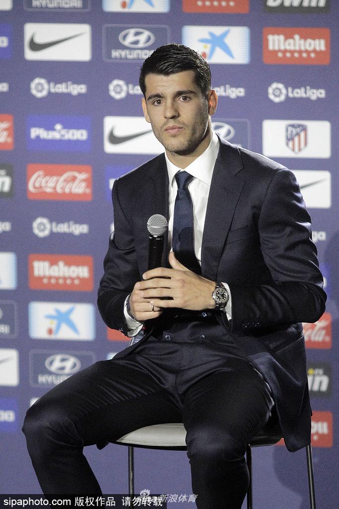 新援莫拉塔正式亮相马竞新闻发布会