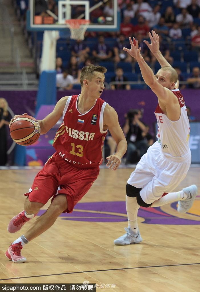 男篮欧洲杯:俄罗斯76-73土耳其