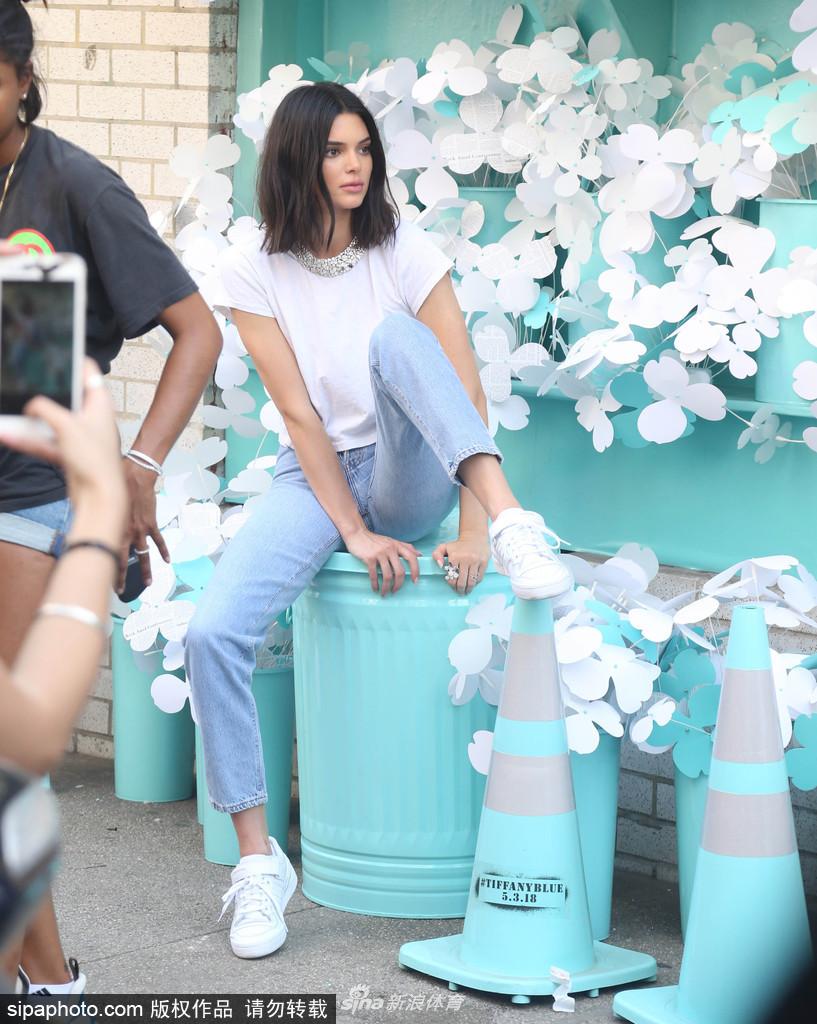 格里芬前女友詹娜纽约街头拍大片