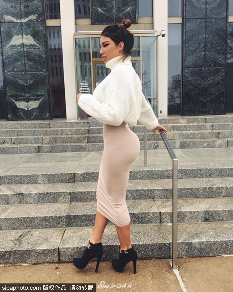 卡戴珊前夫亨弗里斯恋上火辣驯马师