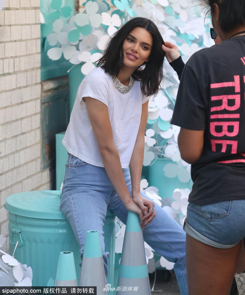 格里芬前女友詹娜纽约街头拍大片