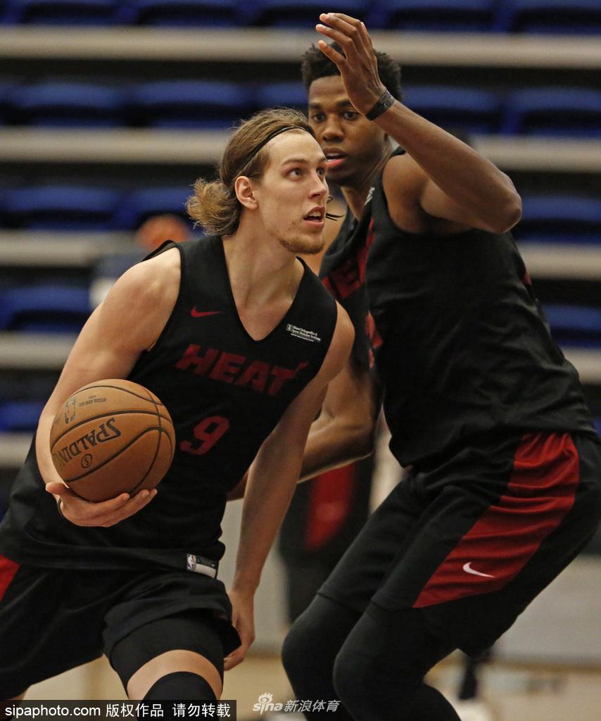 奥利尼克单打白边