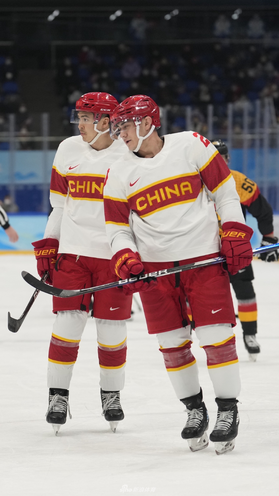 中国男子冰球队打入历史首球