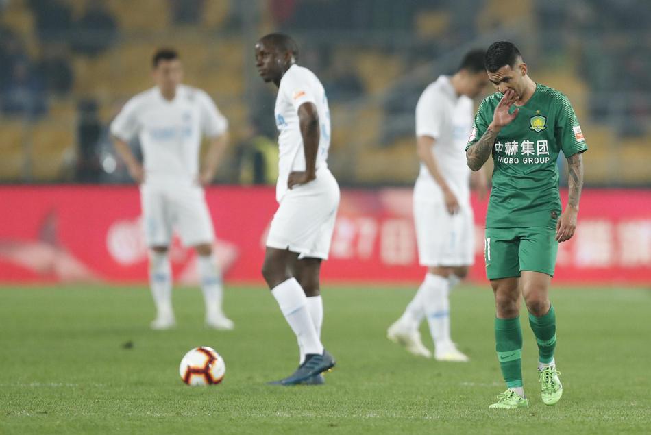 新浪直击北京国安4-1大连一方