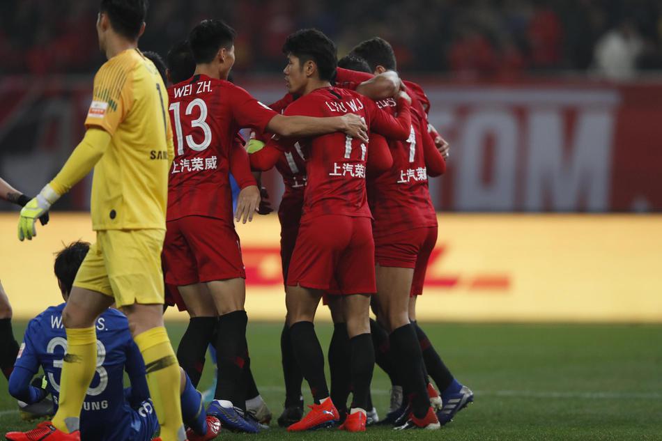 新浪直击上海上港3-2江苏苏宁