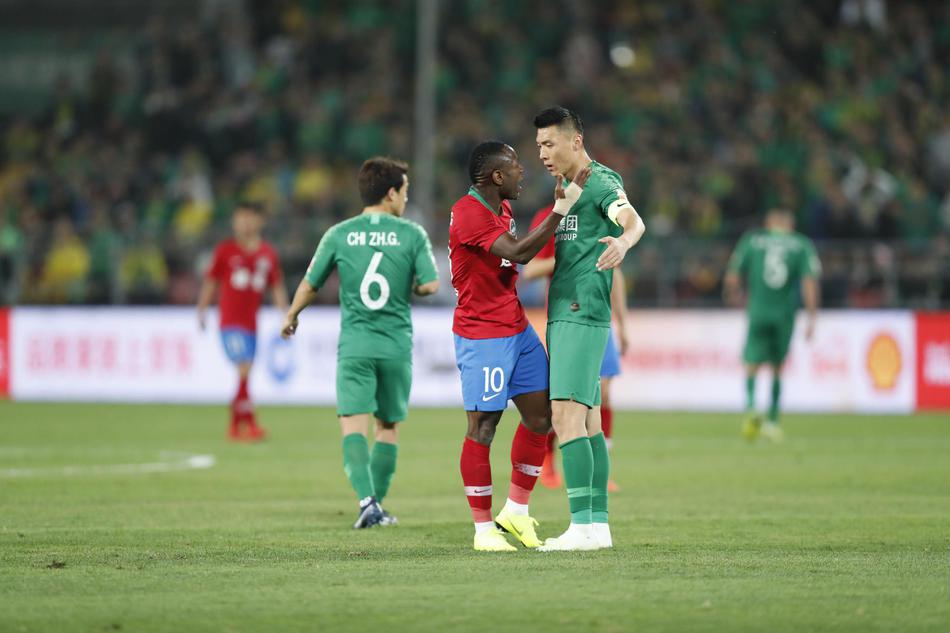 巴索戈与于大宝发生口角