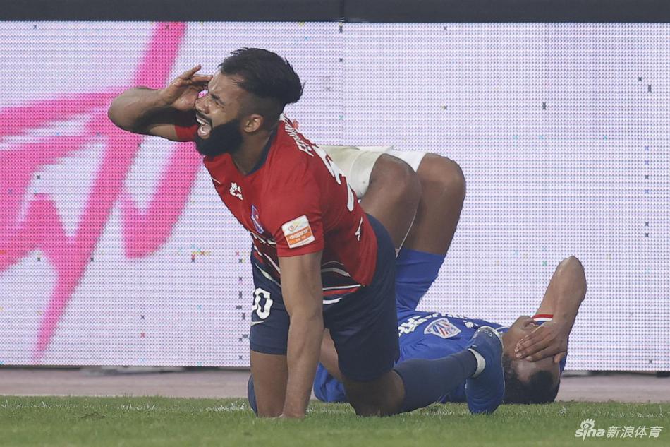 新浪直击重庆当代13-12上海申花