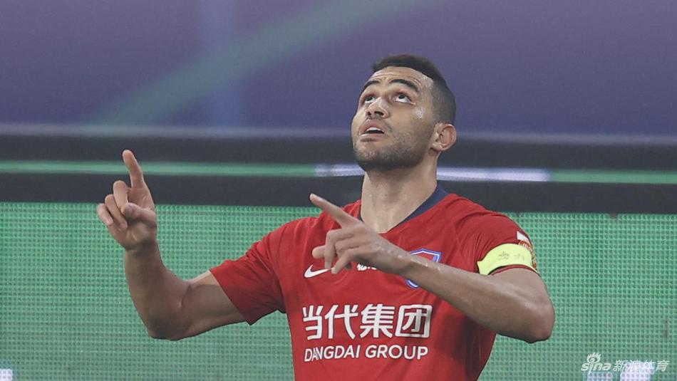 卡尔德克庆祝进球