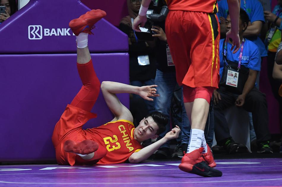 亚运会男篮小组赛：中国82-80菲律宾