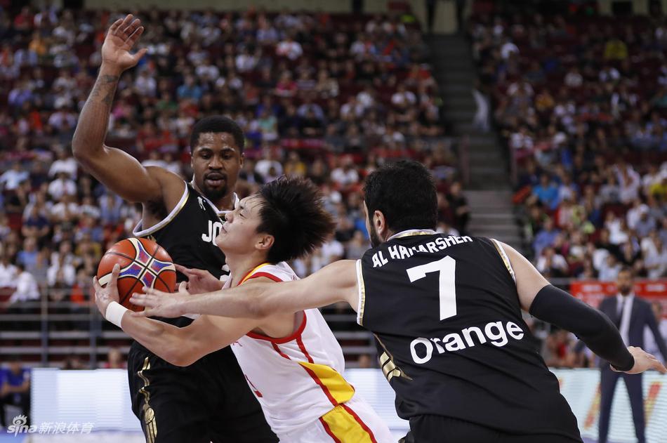 男篮世预赛:中国男篮88-79约旦