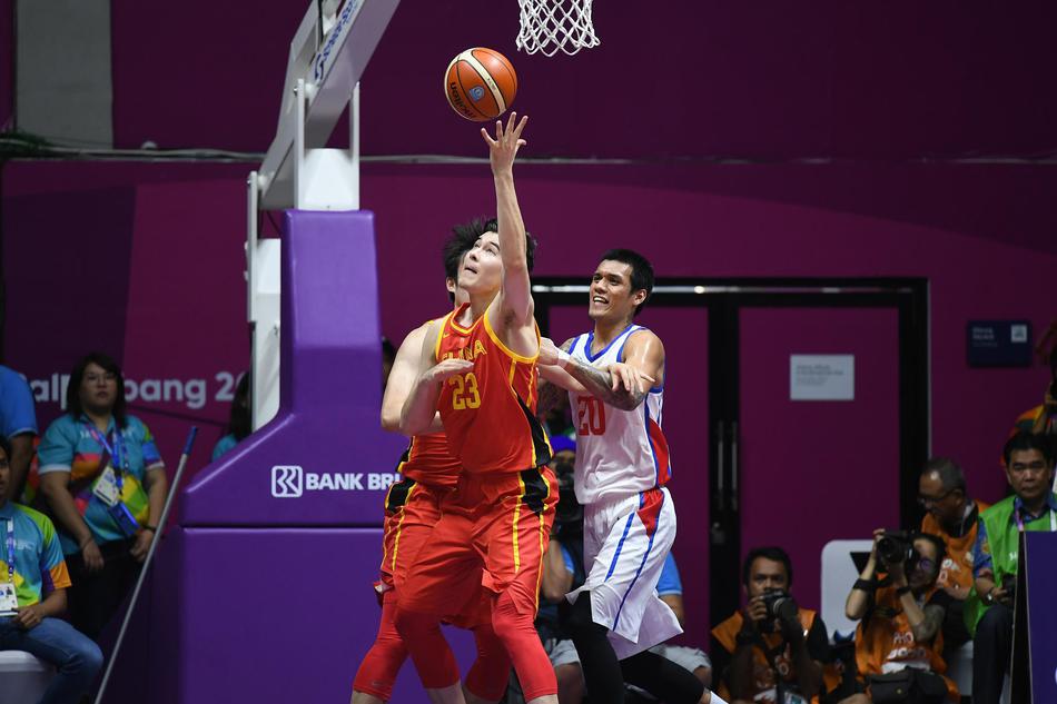 亚运会男篮小组赛：中国82-80菲律宾