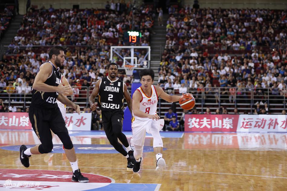 男篮世预赛:中国男篮88-79约旦