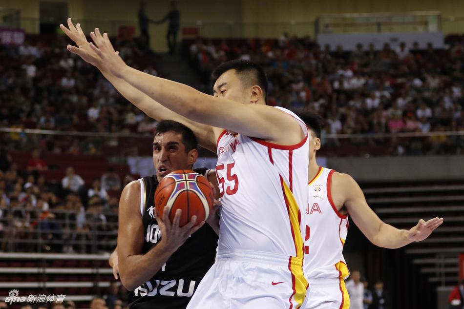 男篮世预赛:中国男篮88-79约旦