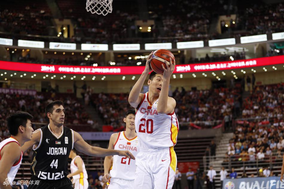 男篮世预赛:中国男篮88-79约旦