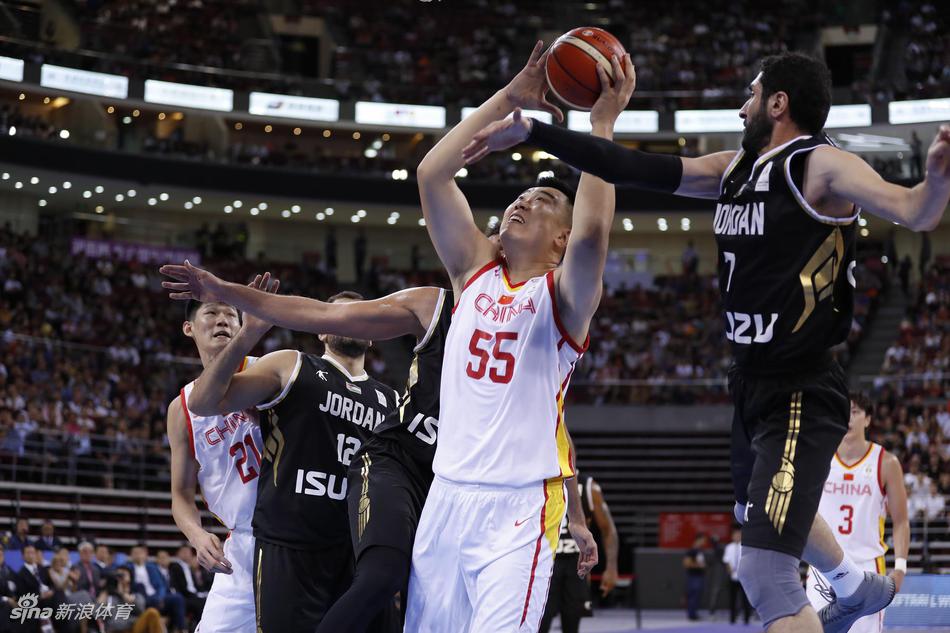 男篮世预赛:中国男篮88-79约旦