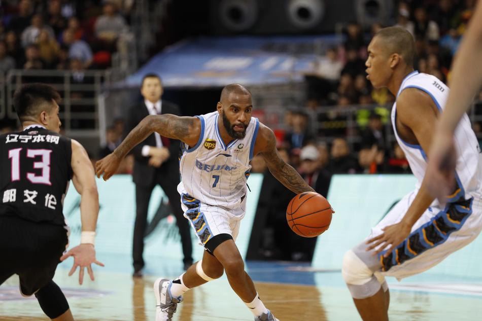 新浪直击CBA第27轮:北京86-89辽宁