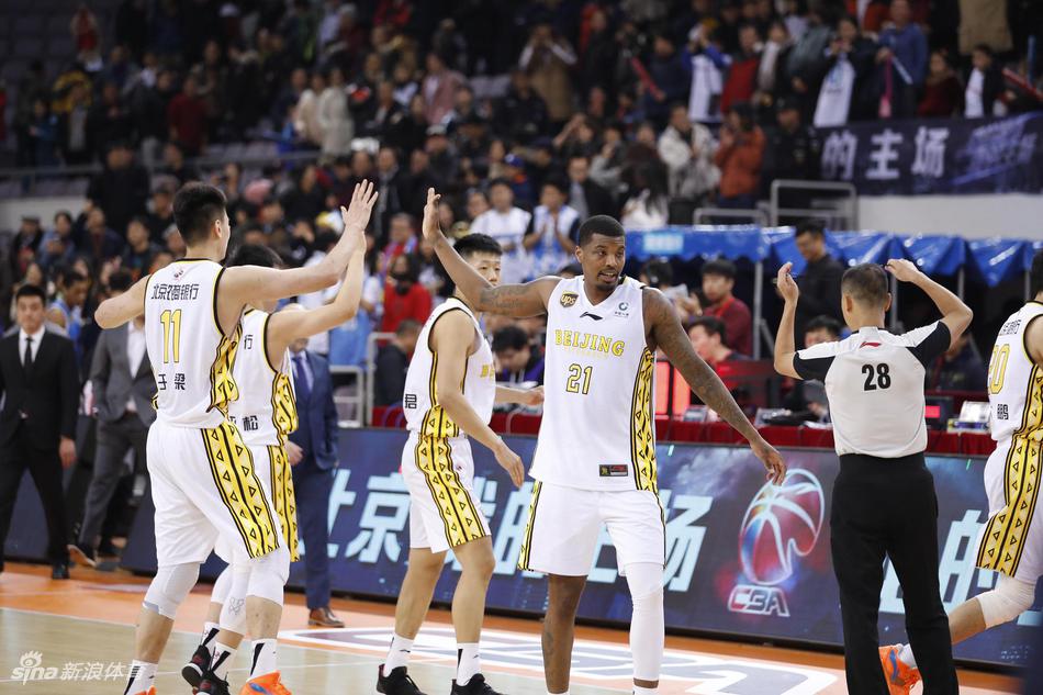 新浪直击CBA第40轮:北控104-102北京