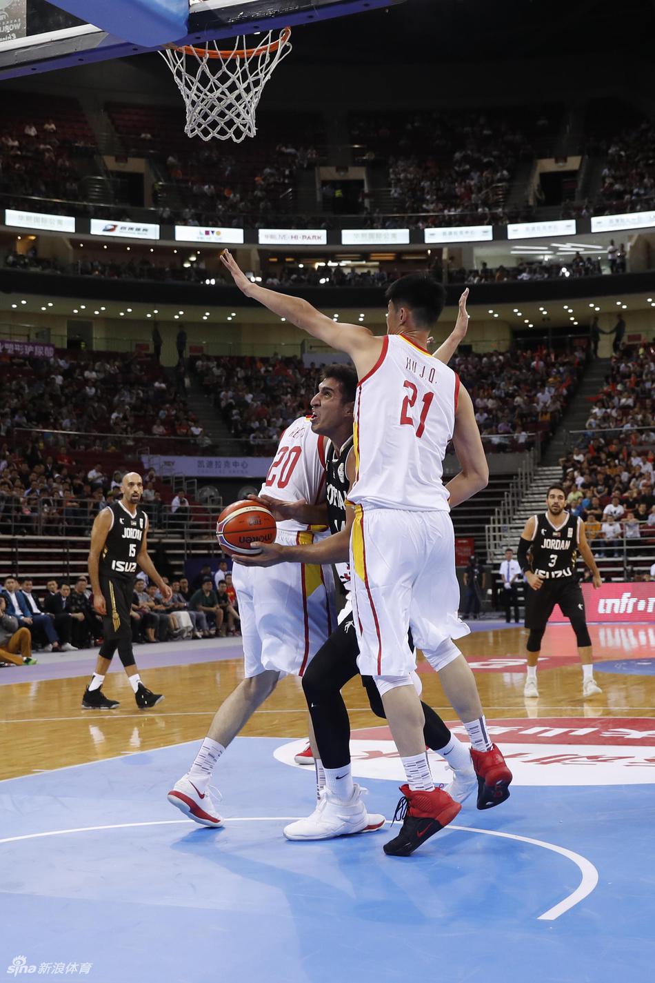 男篮世预赛:中国男篮88-79约旦