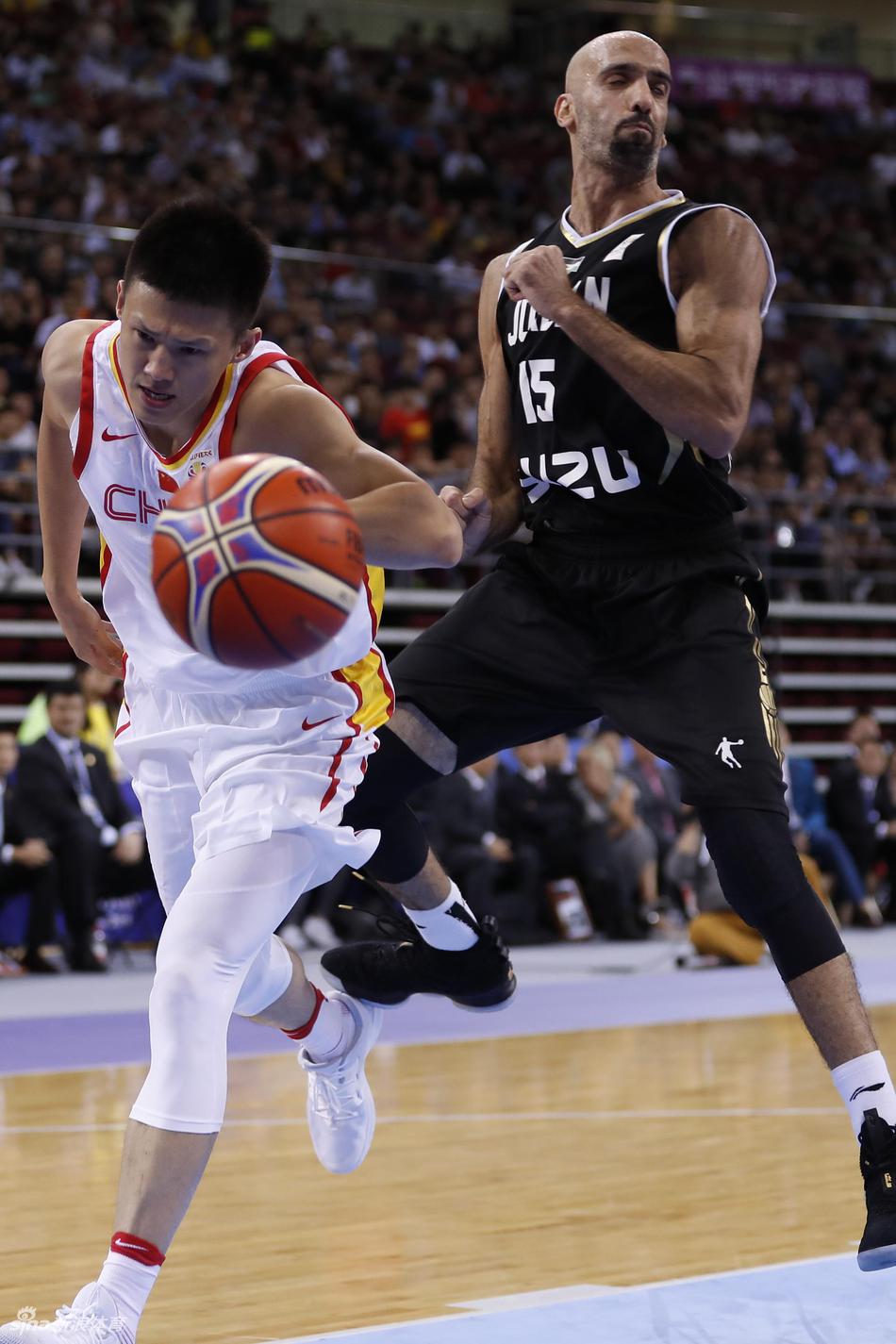 男篮世预赛:中国男篮88-79约旦