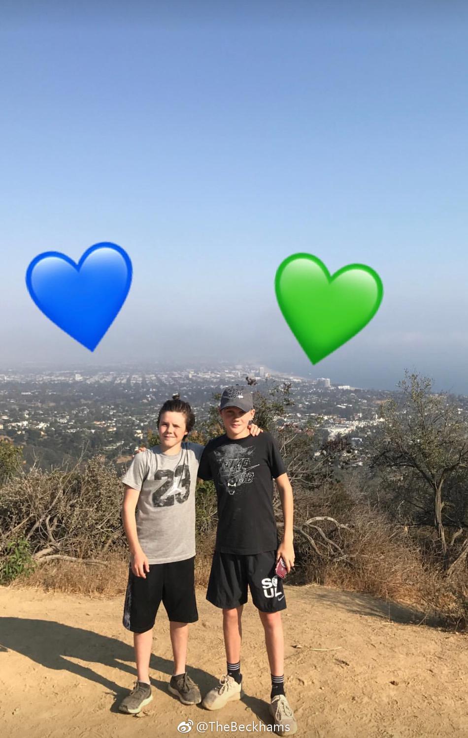 小贝带孩子们爬山父爱满满