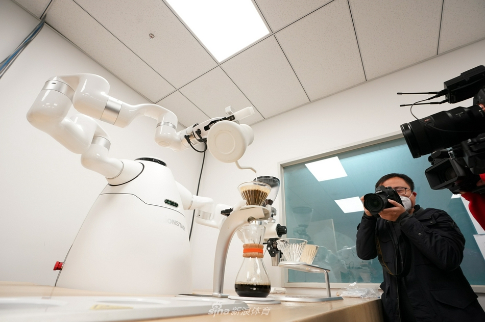 五棵松迎接“相约北京”冰球国内测试活动