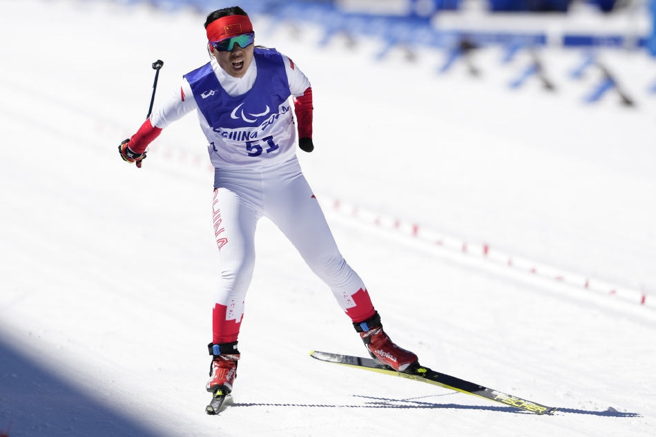 新浪直击冬残奥会冬季两项越野滑雪比赛