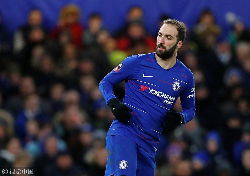 伊瓜因蓝军首秀