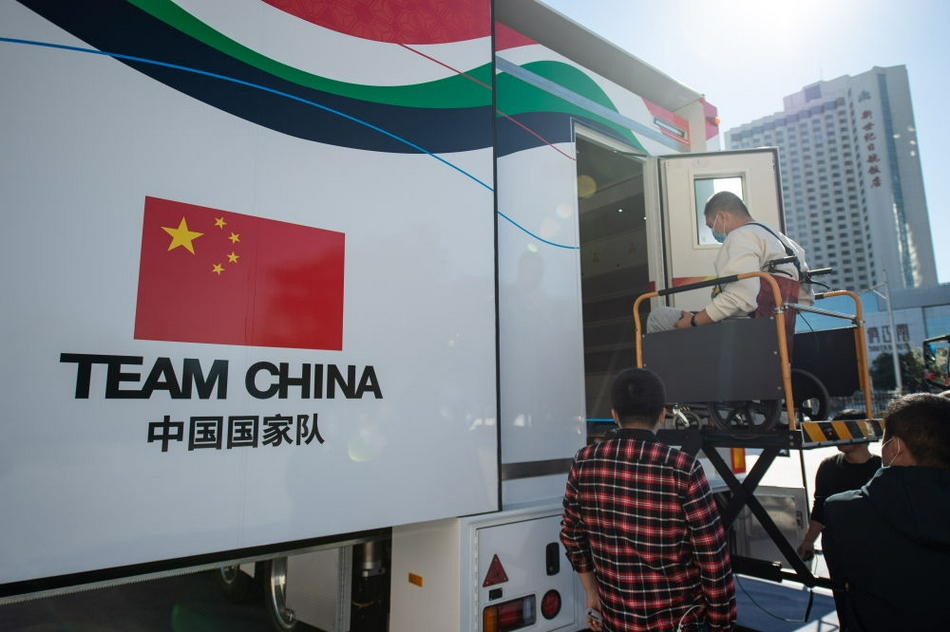 国产雪蜡车交付国家体育总局