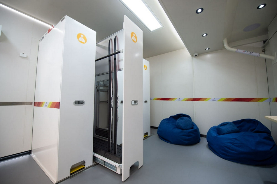 国产雪蜡车交付国家体育总局