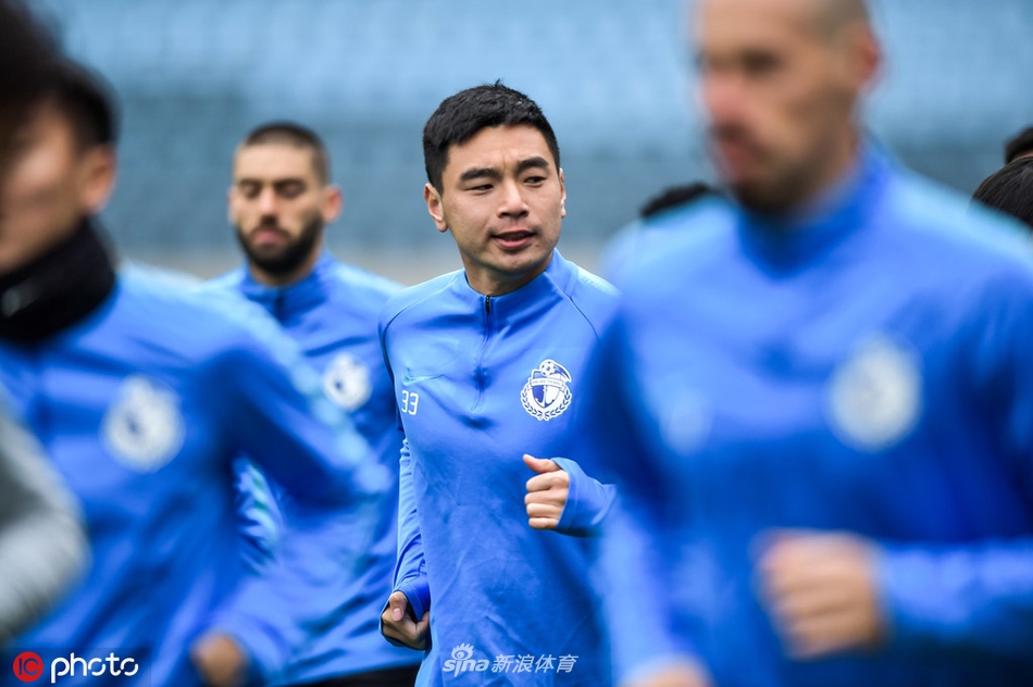 赵学斌慢跑热身