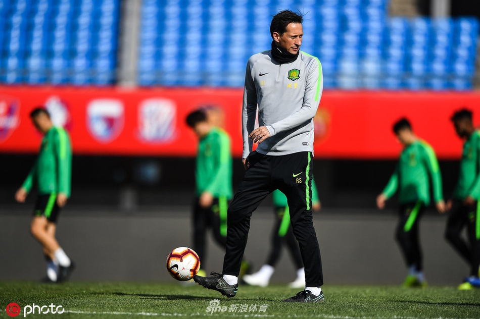 国安备战训练-施密特