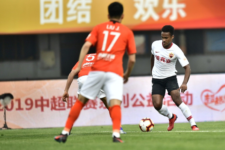 卡马拉突破过人