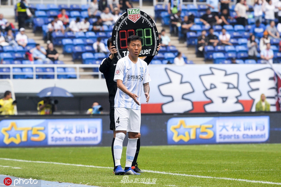 3分20秒张功替补黎宇扬登场