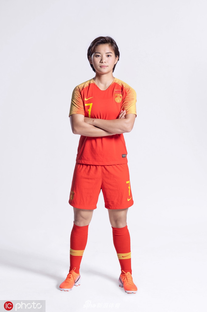 中国女足世界杯定妆照出炉_高清图集_新浪网