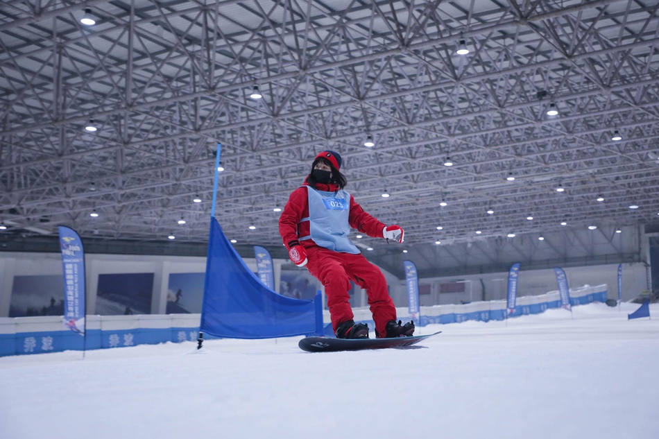 新浪杯高山滑雪公开赛绍兴乔波站比赛精彩瞬间