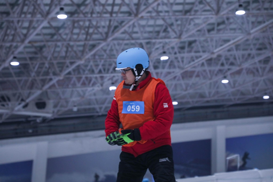 新浪杯高山滑雪公开赛绍兴乔波站比赛精彩瞬间