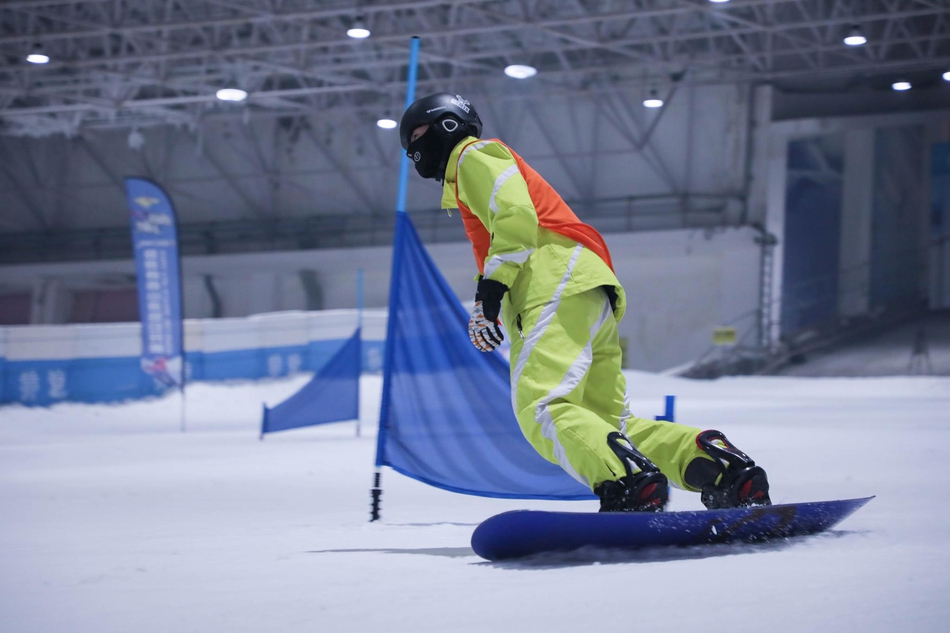 新浪杯高山滑雪公开赛绍兴乔波站比赛精彩瞬间