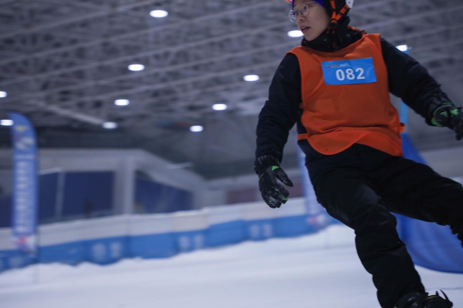 新浪杯高山滑雪公开赛绍兴乔波站比赛精彩瞬间