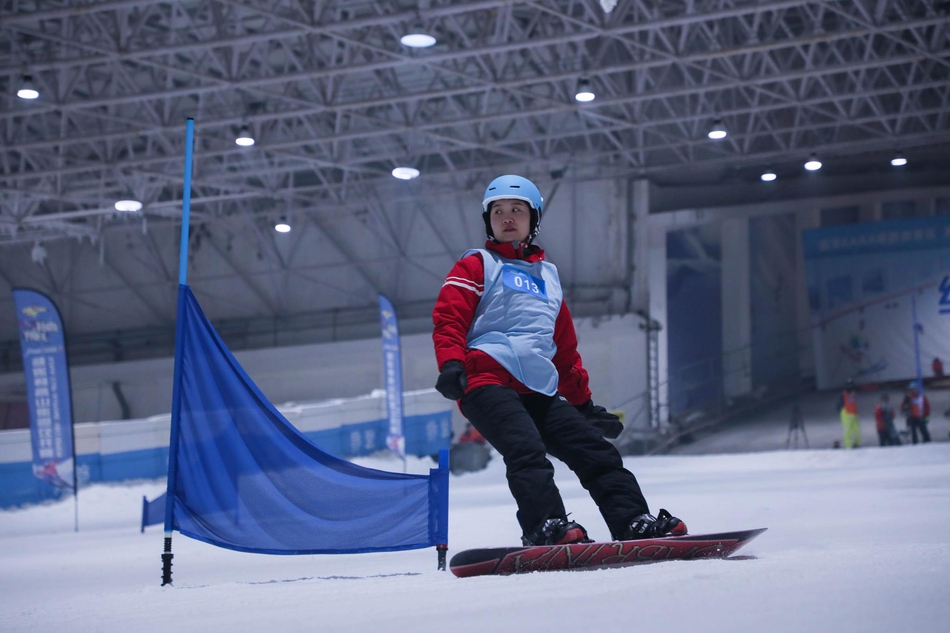 新浪杯高山滑雪公开赛绍兴乔波站比赛精彩瞬间
