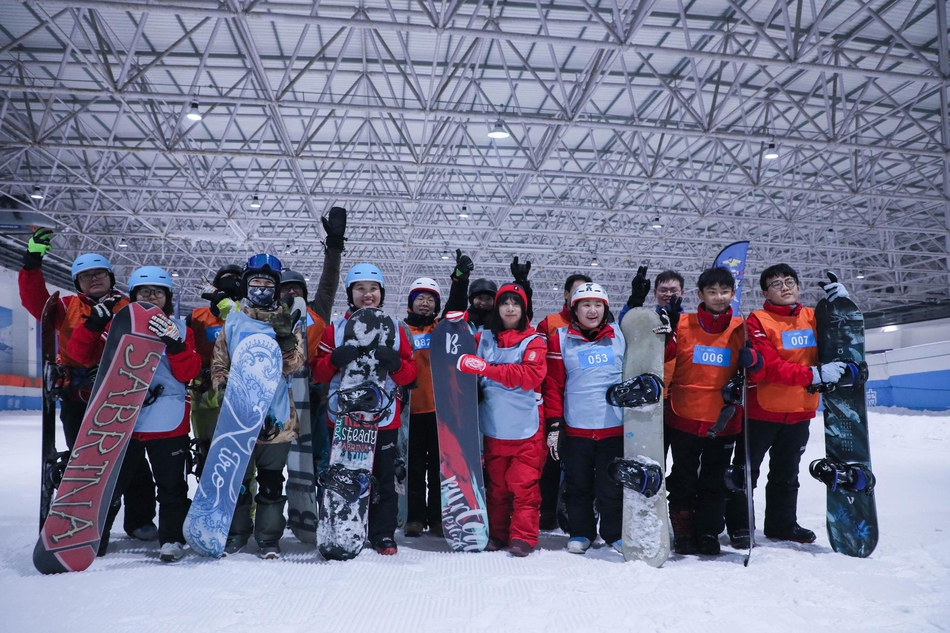 新浪杯高山滑雪公开赛绍兴乔波站比赛精彩瞬间