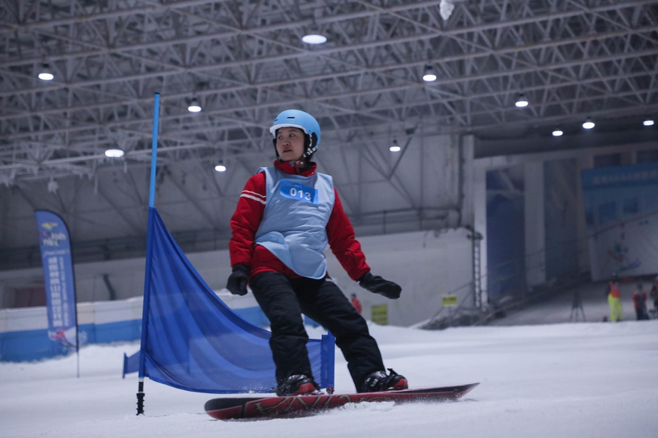 新浪杯高山滑雪公开赛绍兴乔波站比赛精彩瞬间