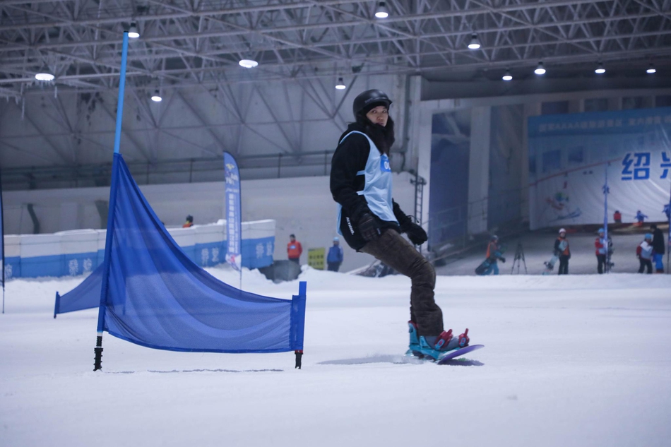 新浪杯高山滑雪公开赛绍兴乔波站比赛精彩瞬间